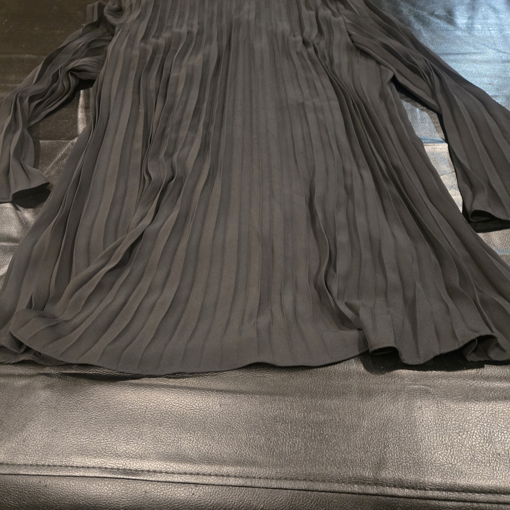 Elegant Black Pleated Dress